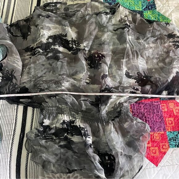 Gibson Abstract Black Sheer Peplum Blouse‎ size XS Watercolor Lightweight Top - Picture 9 of 12